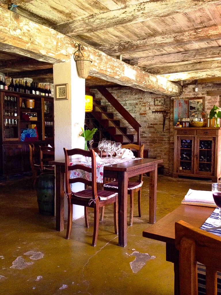 foto do interior do Valle Rustico em Garibaldi lugar para comer na Serra Gaúcha