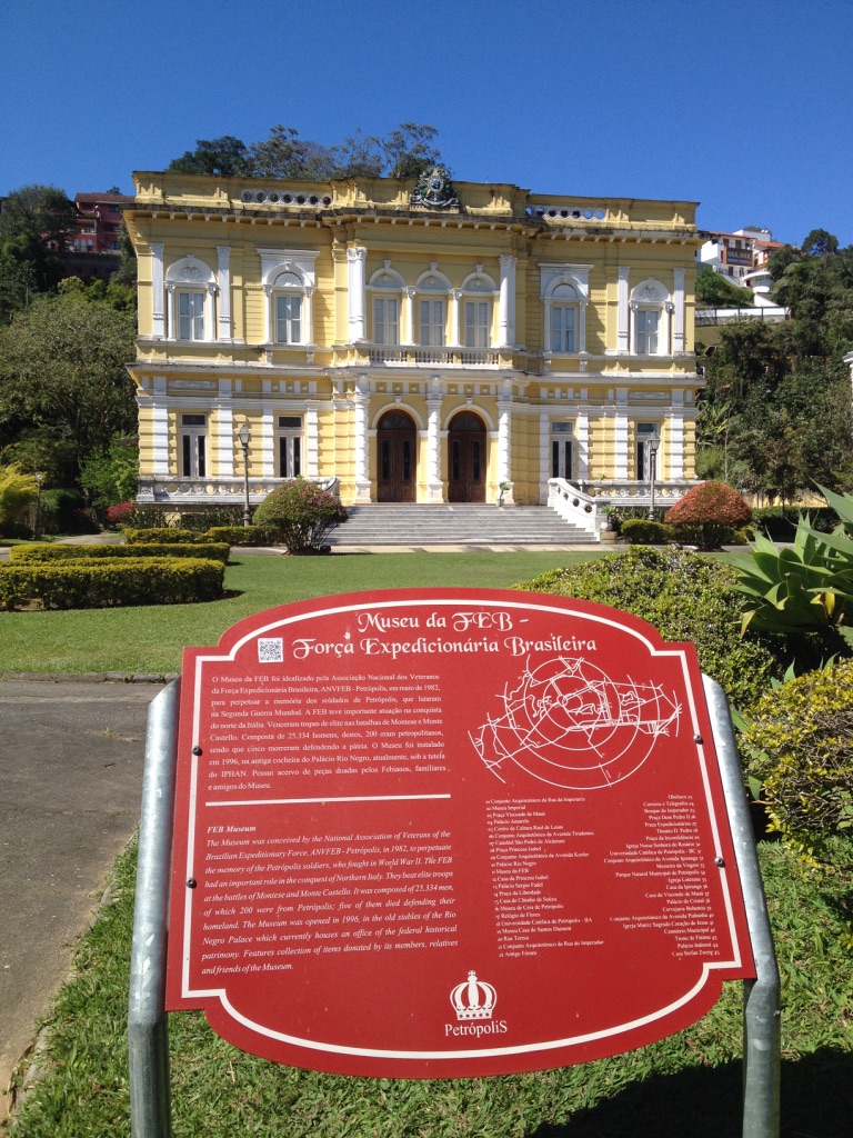 foto da fachada do Museu da FEB em Petrópolis final de semana na Serra Fluminense