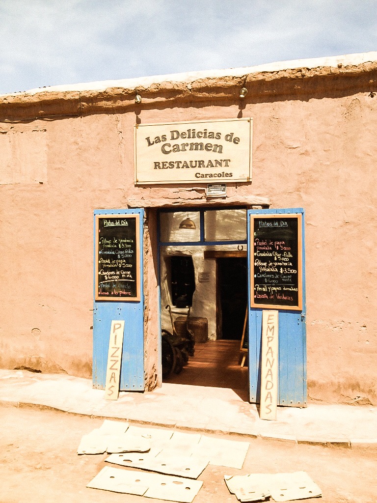 foto da fachada do Delicias de Carmen em San Pedro de Atacama lomo a lo pobre