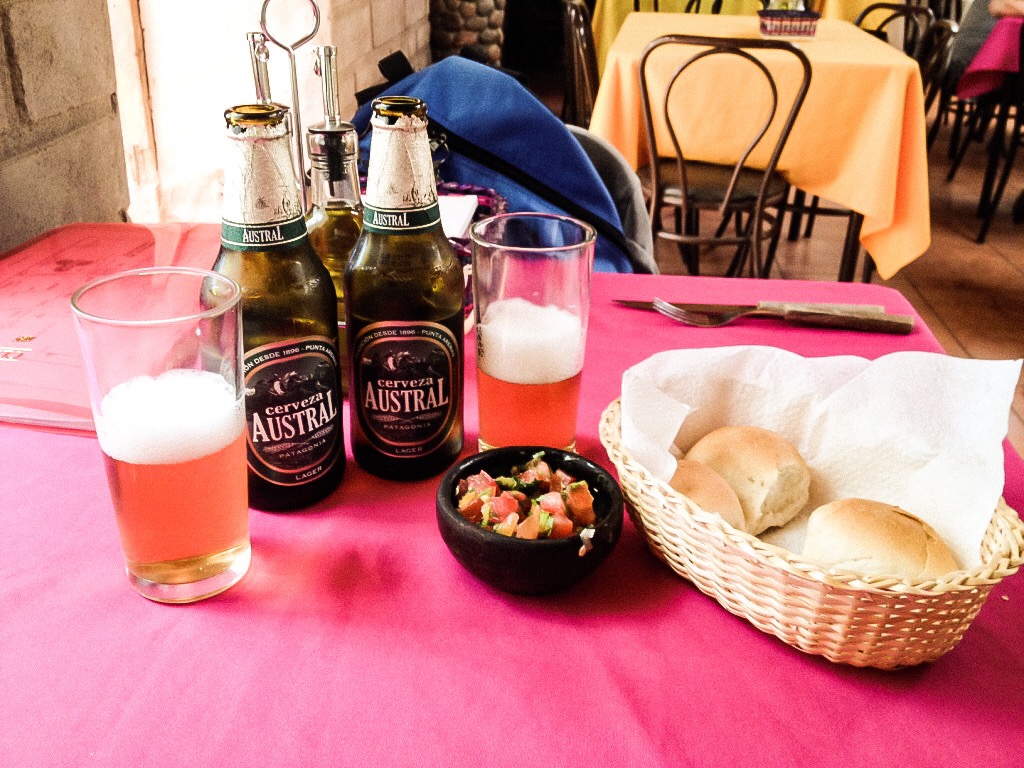 foto da cerveja austral no lomo a lo pobre do Delicias de Carmen