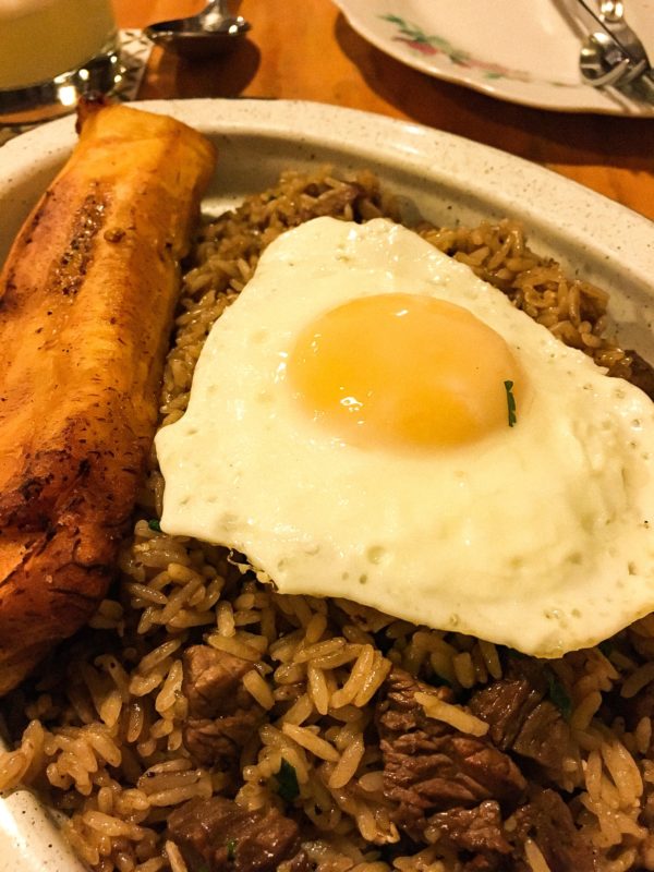 onde comer em Lima foto do arroz chaufa do Isolina Taberna Peruana