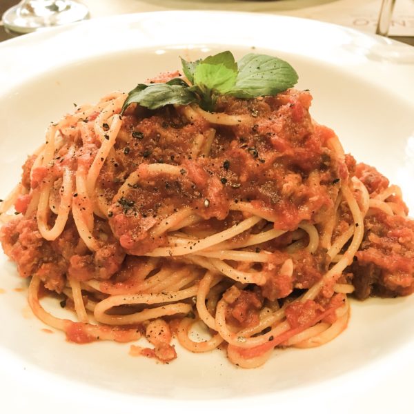 foto de spaghetti alla matriclan do restaurante Vincenzo em Porto Alegre gastronomia italiana