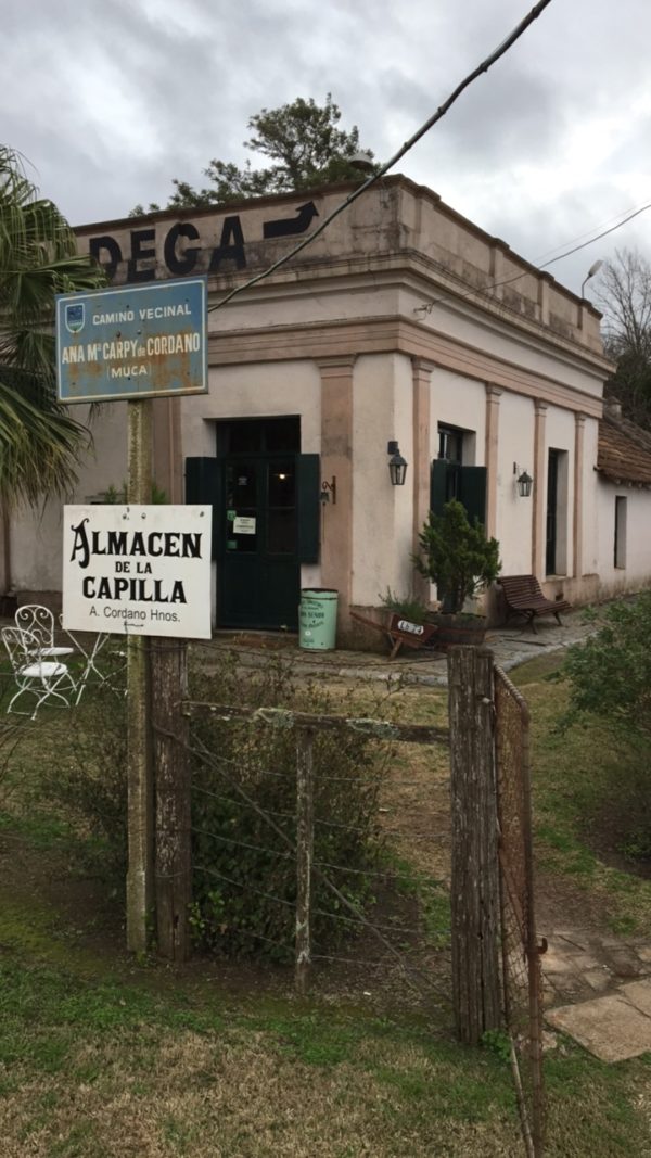 foto da do almacén de la capilla em Carmelo vinícolas no Uruguai
