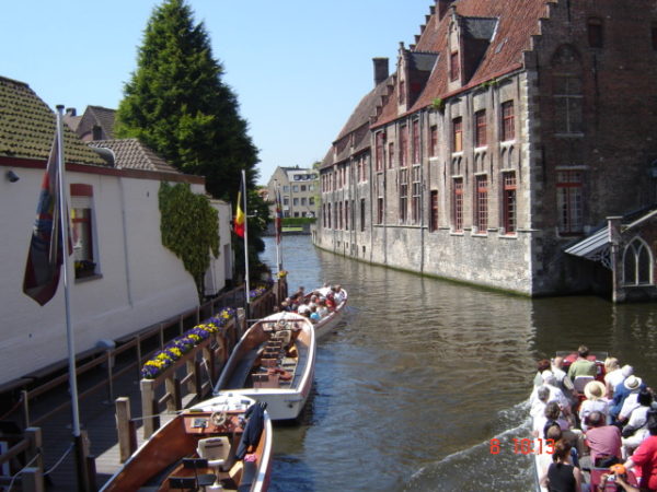 Foto dos canais de Bruges na Bélgica mochilão pela Europa