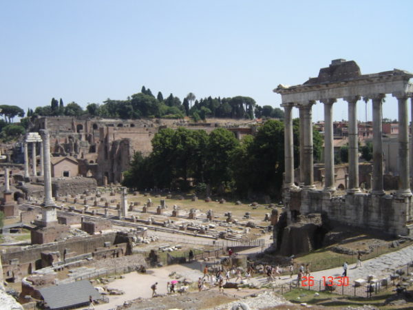 foto do Foro Romano em Roma na Itália mochilão pela Europa