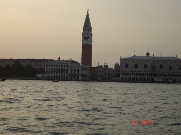 foto da Piazza San Marco vista da Giudecca em Veneza mochilão pela Europa