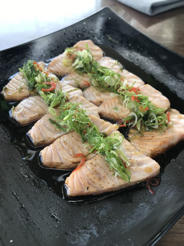 foto de sashimi de salmão no Xian no Rio de Janeiro