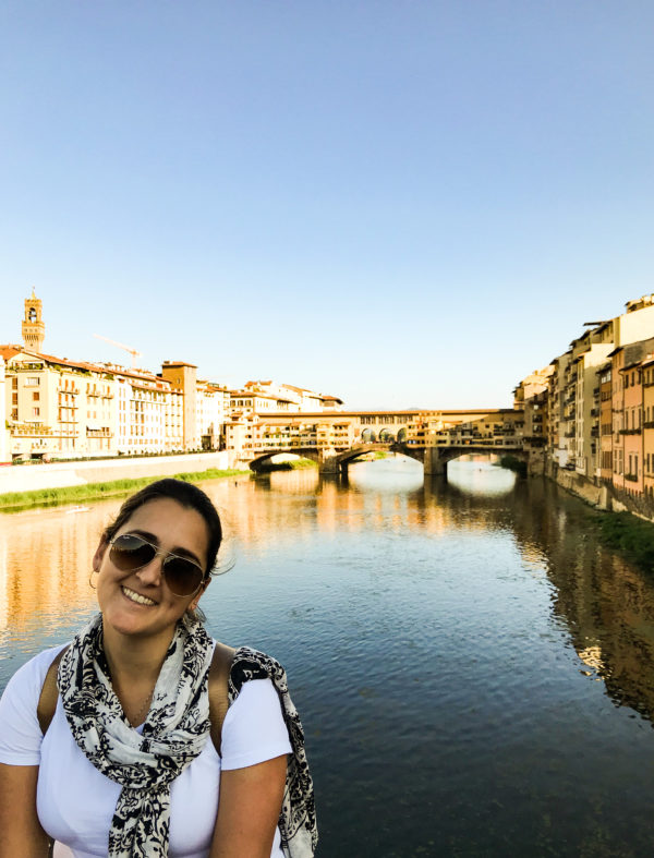 cidades da Toscana foto em frente à Ponte Vecchio em Florença na Itália cidades