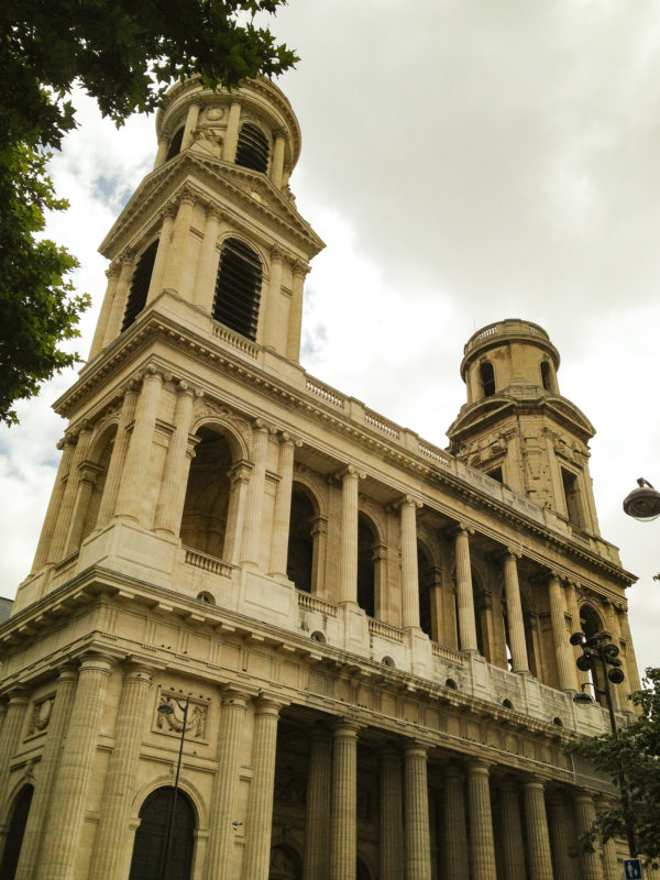 foto da Igreja de Sainte Sulpice em Paris na França