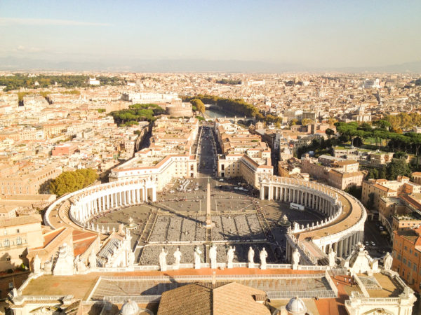 foto da Piazza San Pietro no Vaticano para viajar sem sair de casa