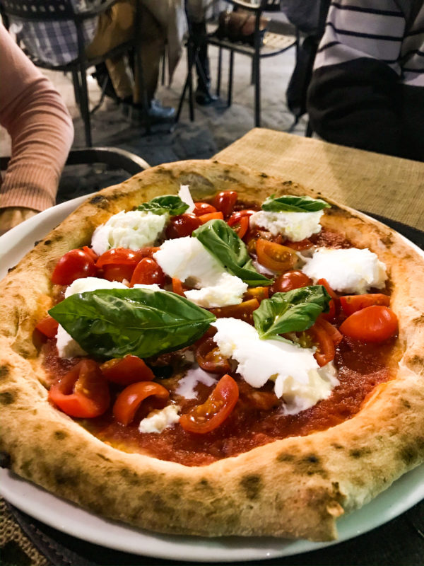 foto de pizza na Itália gastronomia italiana