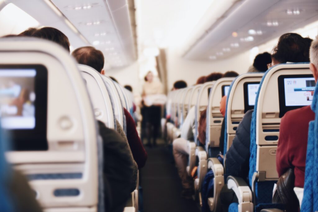 foto de interior de avião viajar com segurança